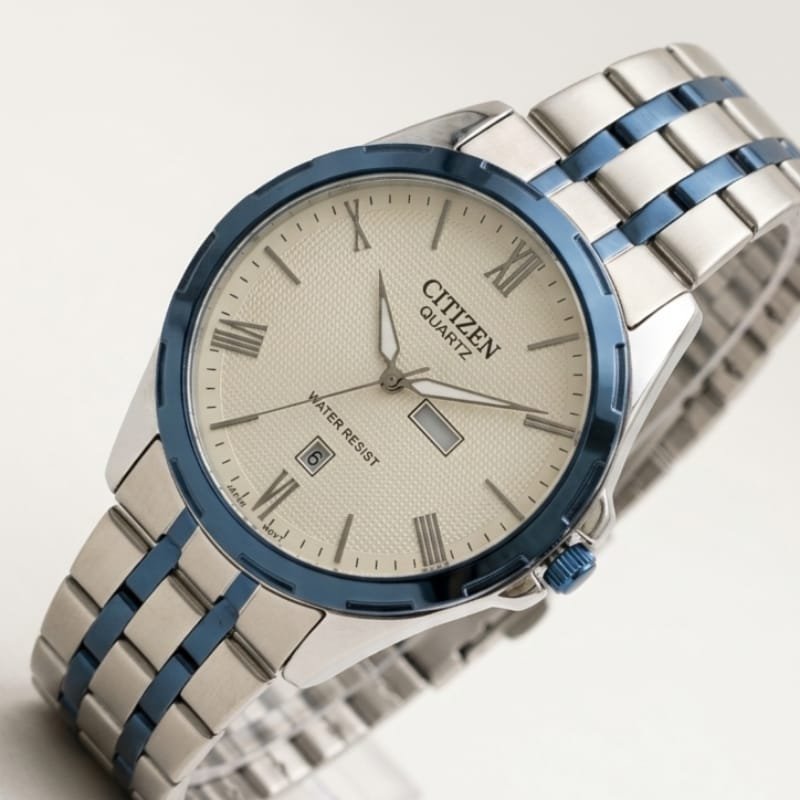 Citizen Quartz LUXURY Men’s Watch – Silver & Blue Two-Tone Edition - Image 4