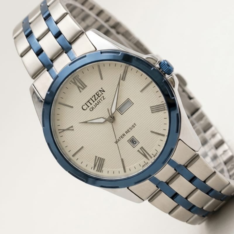 Citizen Quartz LUXURY Men’s Watch – Silver & Blue Two-Tone Edition - Image 5